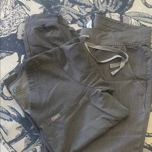 Figs Gray V-Neck Scrub Top